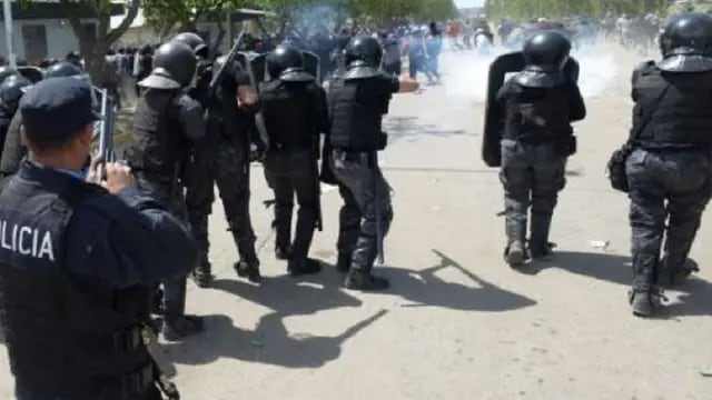 Infantería disturbios Policía de Mendoza