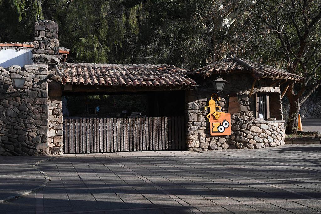 Así luce el ingreso al Ecoparque, el ex zoológico de Mendoza. Foto: José Gutiérrez / Los Andes