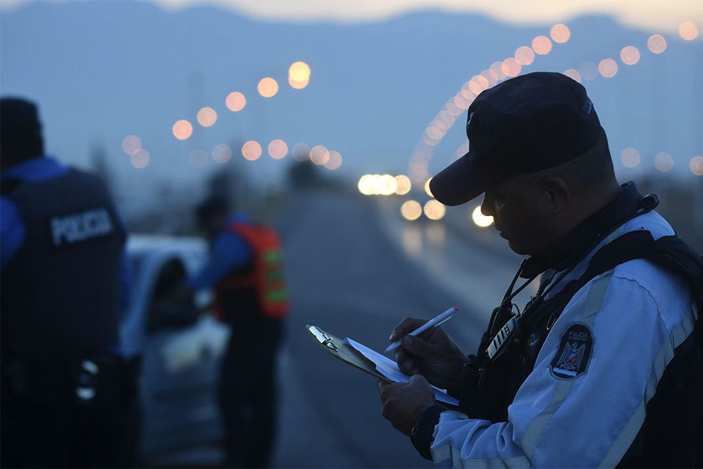 La policía vial realizará múltiples operativos de tránsito con test de alcoholemia en Año Nuevo.