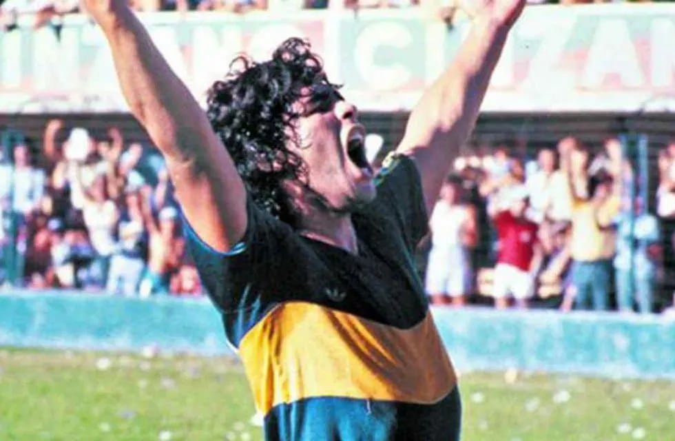 Un día como hoy, 22 de febrero de 1981, debuta Diego Maradona con la camiseta de Boca: amor eterno.