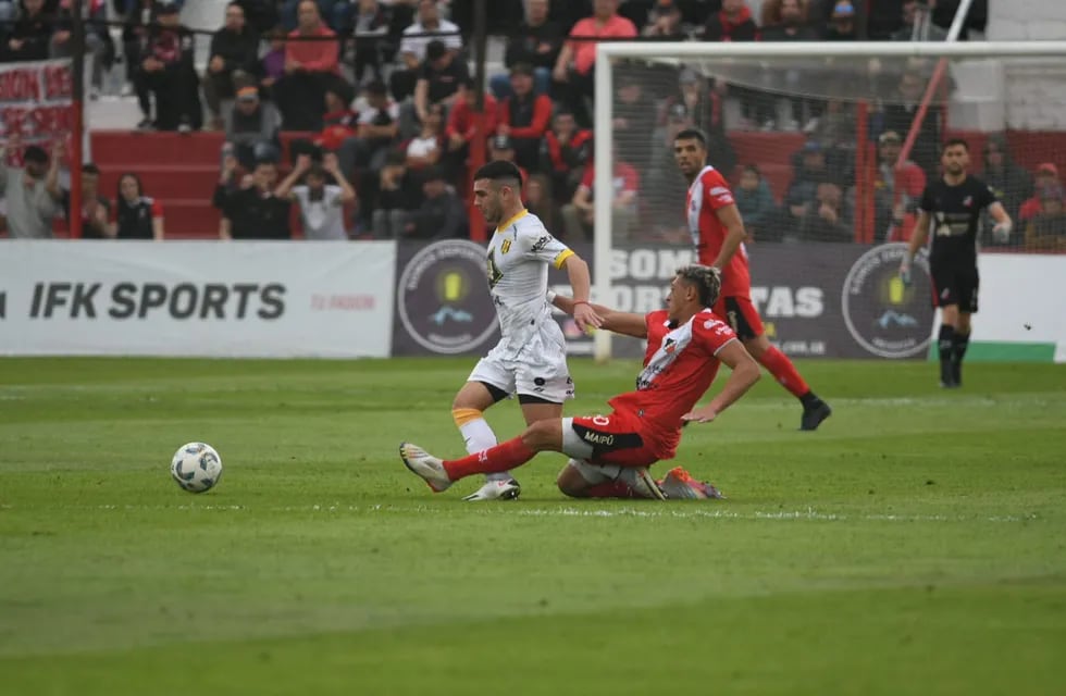 Deportivo Maipú empata sin goles con Deportivo Madryn por la fecha 31 de la Zona B de la Primera Nacional / José Gutiérrez.