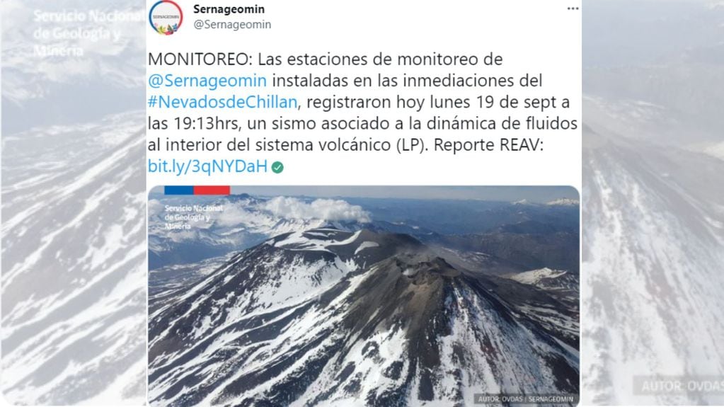 Emitieron alerta amarilla para un volcán de Chile que limita con Neuquén.