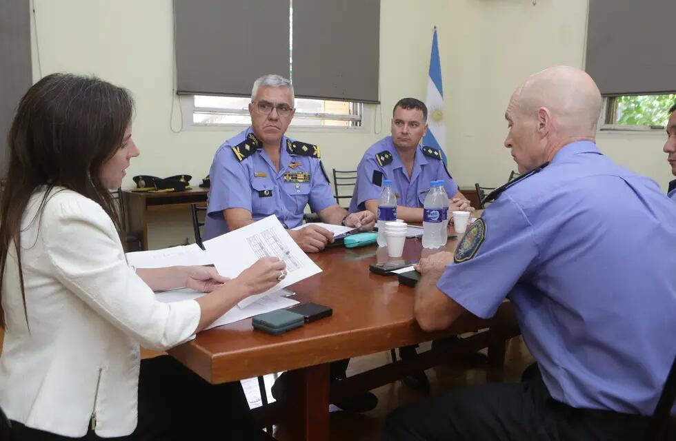 La ministra Mercedes Rus se reunió con los jefes de las distritales. Foto: Prensa Mendoza