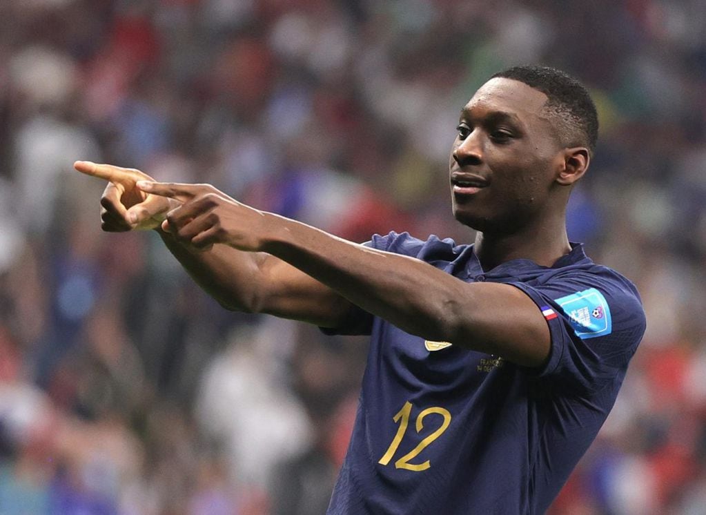El número "12" de Francia anotó el segundo contra Marruecos en la semifinal.