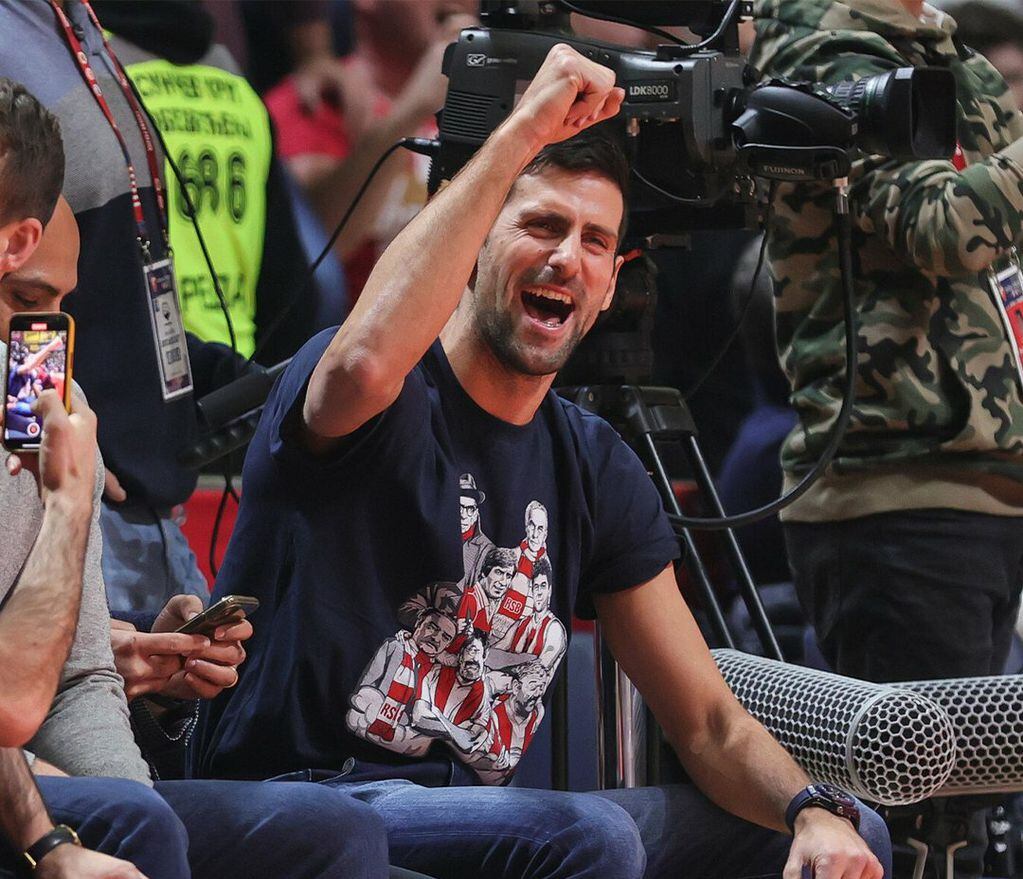 Djokovic en un partido de básquet, dos días antes de su positivo.