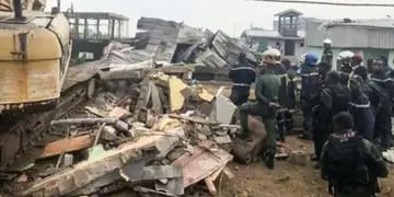Tragedia en Camerún: derrumbe de edificio deja 33 muertos y más de 20 heridos