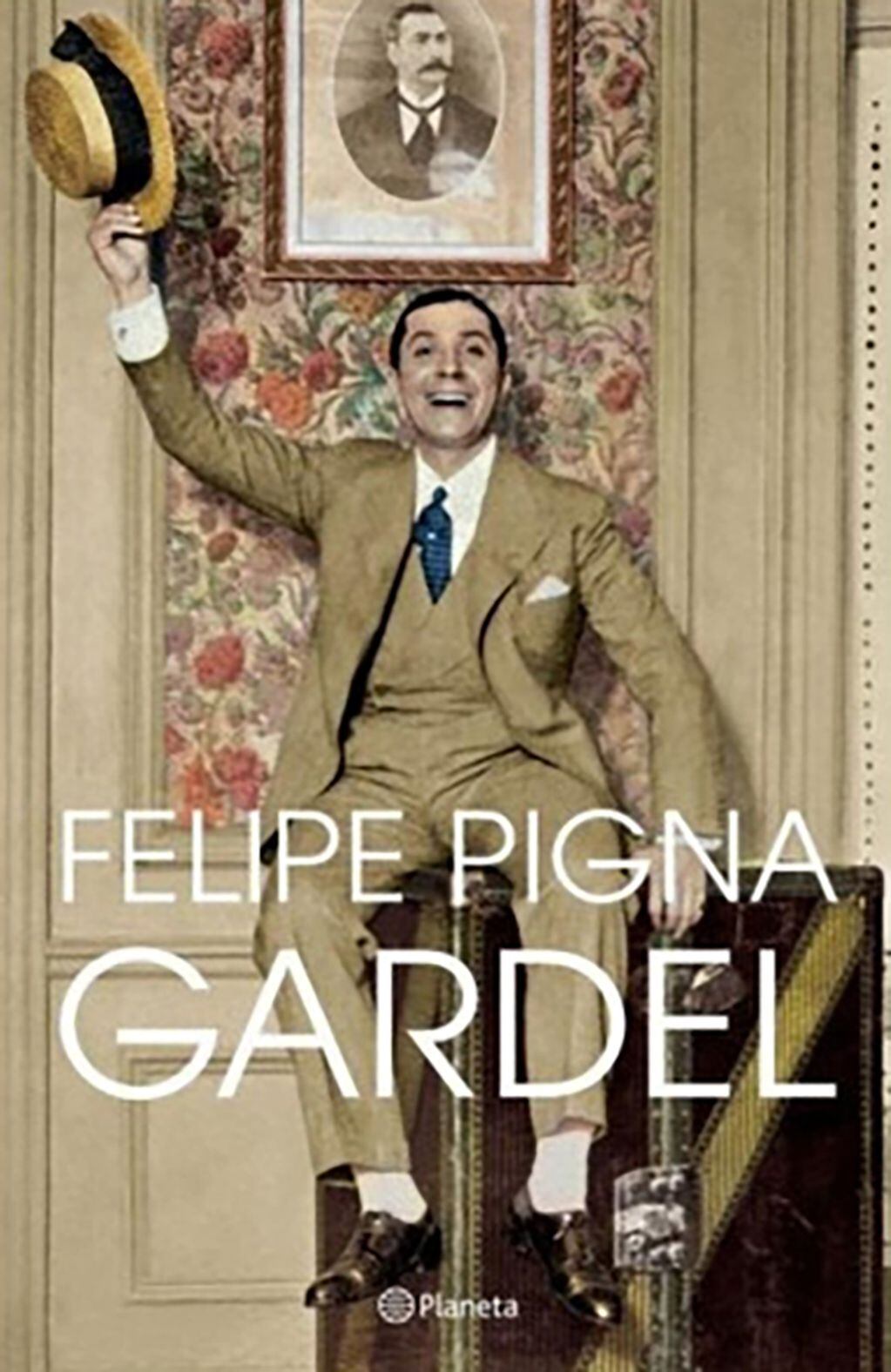 "Carlos Gardel fue esencialmente un cantante folclórico hasta 1917, cuando se animó a grabar un tango por primera vez... El elegido fue 'Mi noche triste'”, cuenta Felipe Pigna. Foto: Fede Lopez Claro