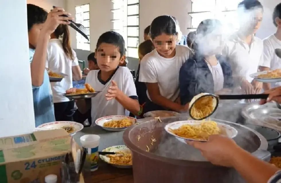 Crece la cantidad de chicos que recibe comida en la escuela en el país pero en Mendoza se retrajo . Imagen ilustrativa