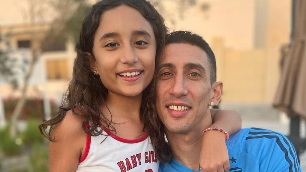 Ángel y Mía, su primogénita, durante el Mundial de Qatar.