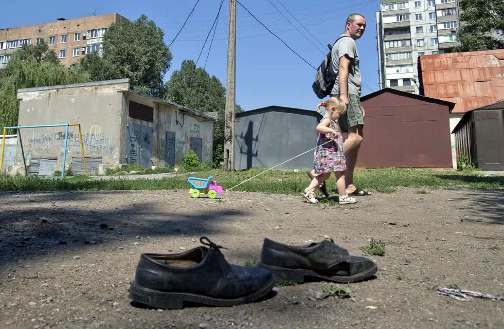 Crisis política en Ucrania y arrecian los combates