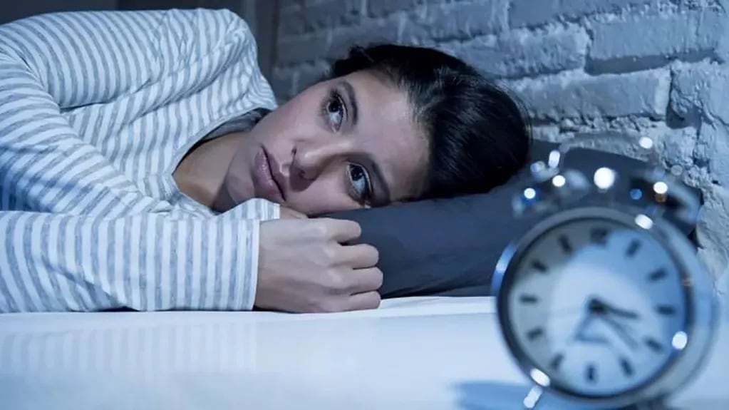 Los ronquidos en sí afectan la calidad del sueño tanto de quien lo padece como de los familiares y pareja. 