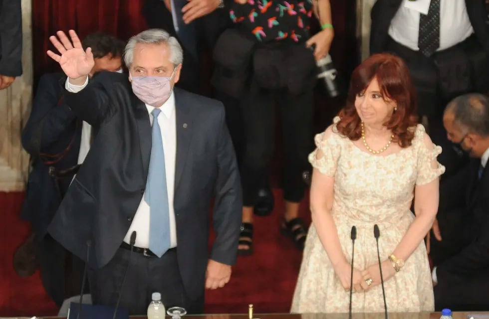 Fernandez optó por dar a su discurso l impronta de un tributo a Néstor y Cristina. Fotos: Gentileza.