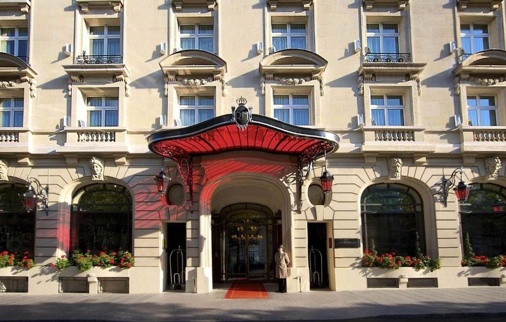Mauro Icardi y la China Suárez se habrían alojado en el hotel Le Royal Monceau Raffles Paris.