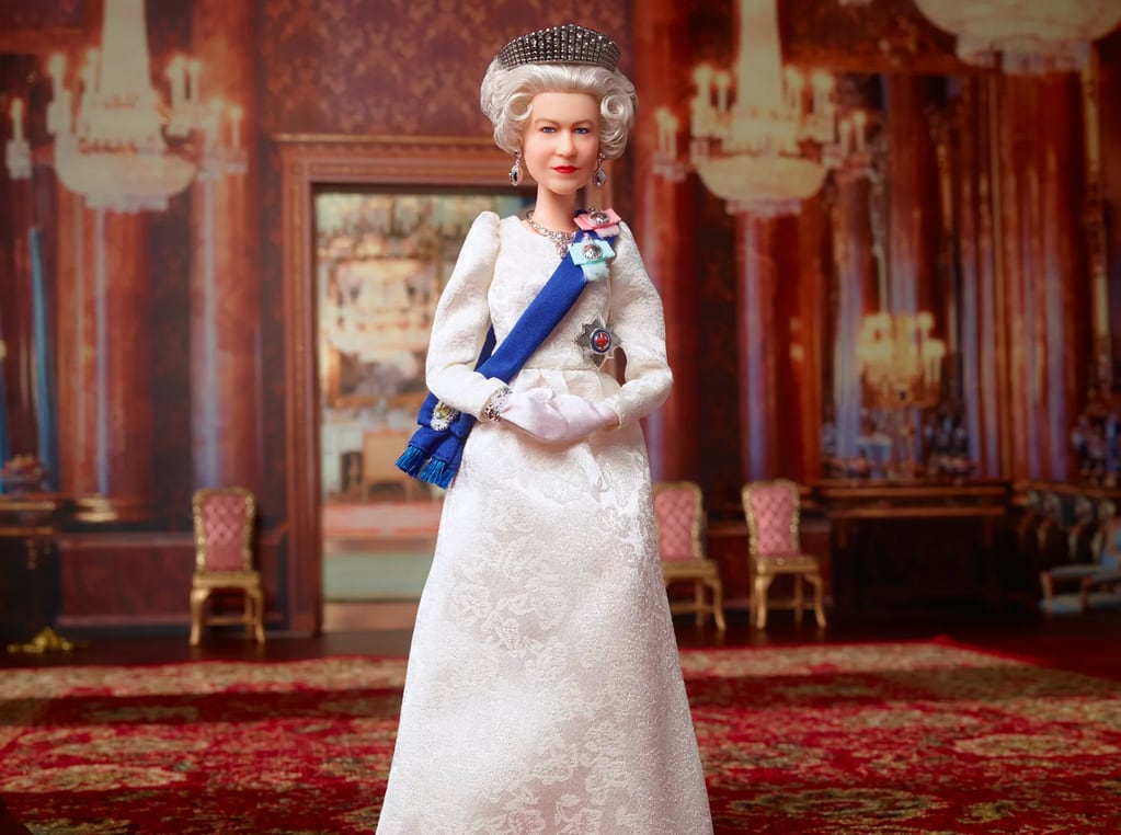 La empresa Mattel lanzó una muñeca Barbie de la reina Isabel II de Inglaterra