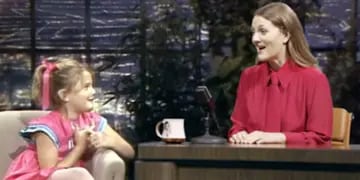 Drew Barrymore entrevista a su ‘yo’ de 7 años para su nuevo talk show