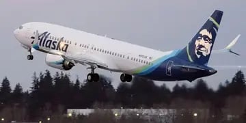 Un piloto quiso apagar motores de un avión en pleno vuelo