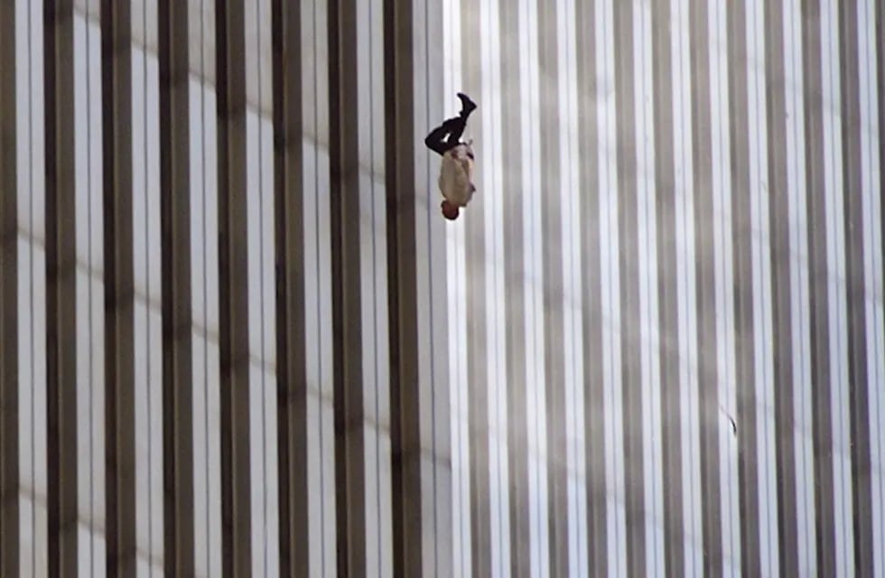 Richard Drew es el autor de una de las imágenes que más revelan la tragedia humana del “11-S”.