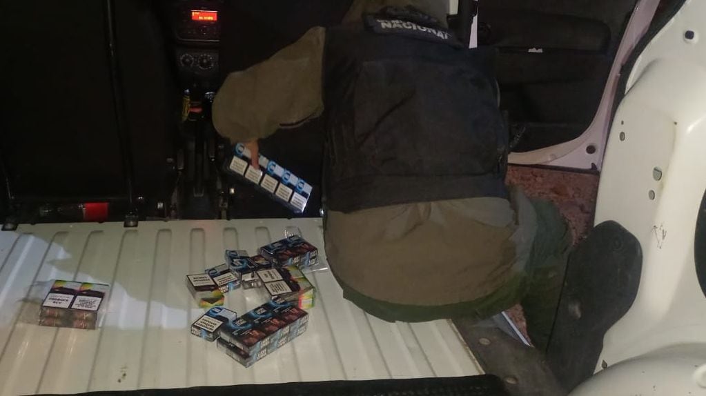 Dos mendocinos pretendían cruzar a Chile con 760 paquetes de cigarrillos de contrabando. | Foto: Prensa Gendarmería Nacional