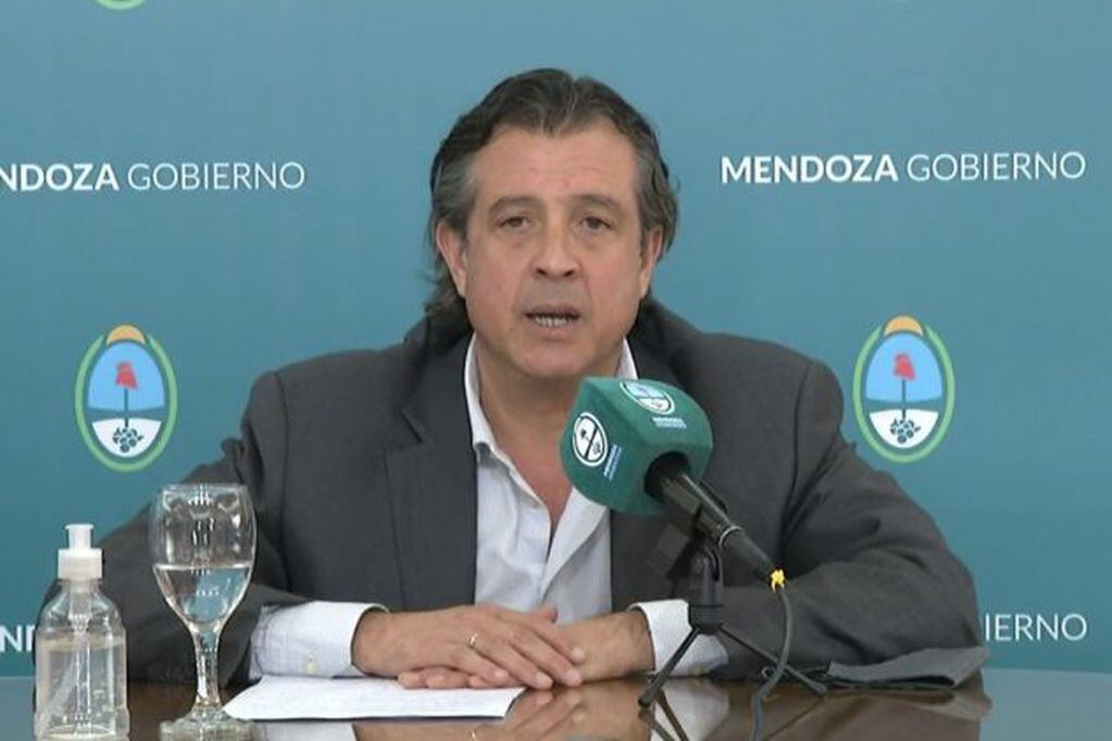 El ministro de Gobierno Víctor Ibáñez.