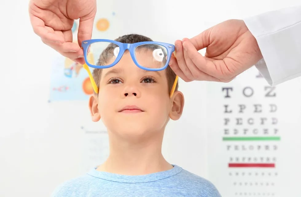 La ambliopía puede ser tratada en la infancia con ejercicios visuales que estimulan el cerebro para que "aprenda” a ver mejor. Foto: 123RF.