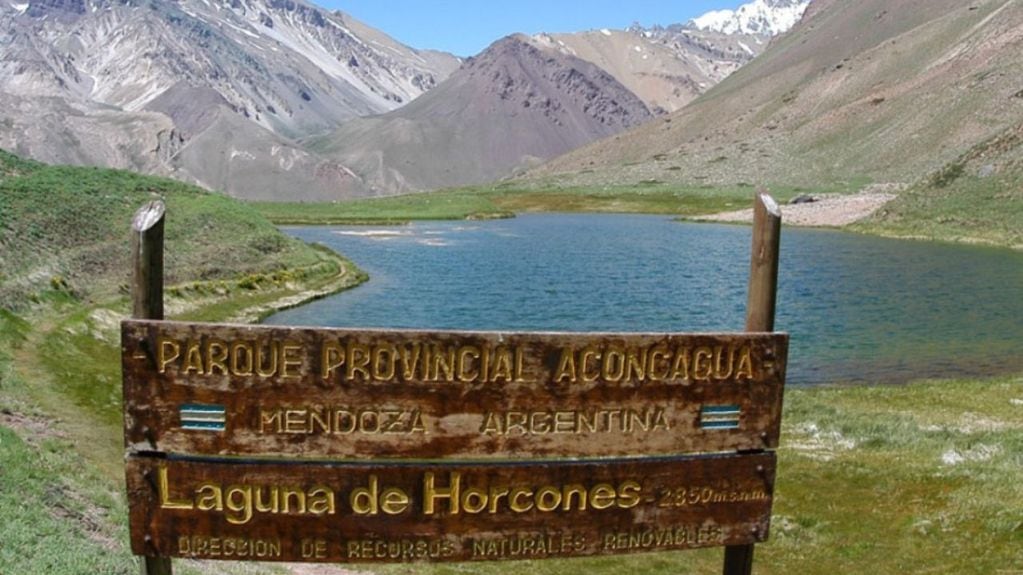 Laguna de Horcones, en el Parque Provincial Aconcagua. 