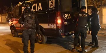 Policías de Mendoza en La Favorita