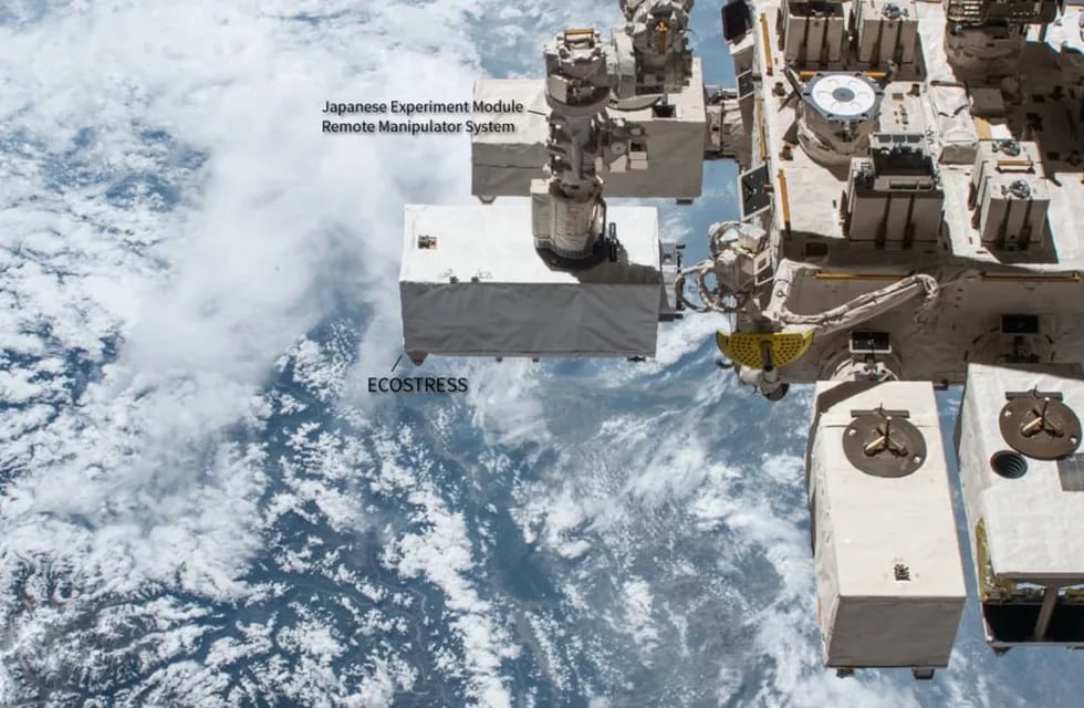 Imagen del instrumento Ecostress, colocado al frente y en el exterior de la Estación Espacial Internacional (EEI).
Crédito imagen: NASA