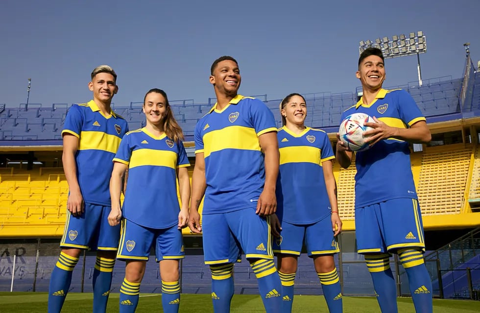 Jugadores y jugadoras de Boca presentaron la nueva camiseta. / CABJ