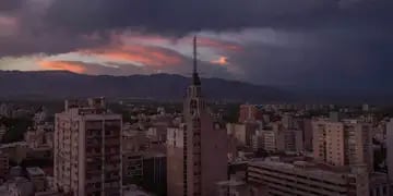 El cielo de Mendoza con amenaza de tormenta Ignacio Blanco / Los Andes
