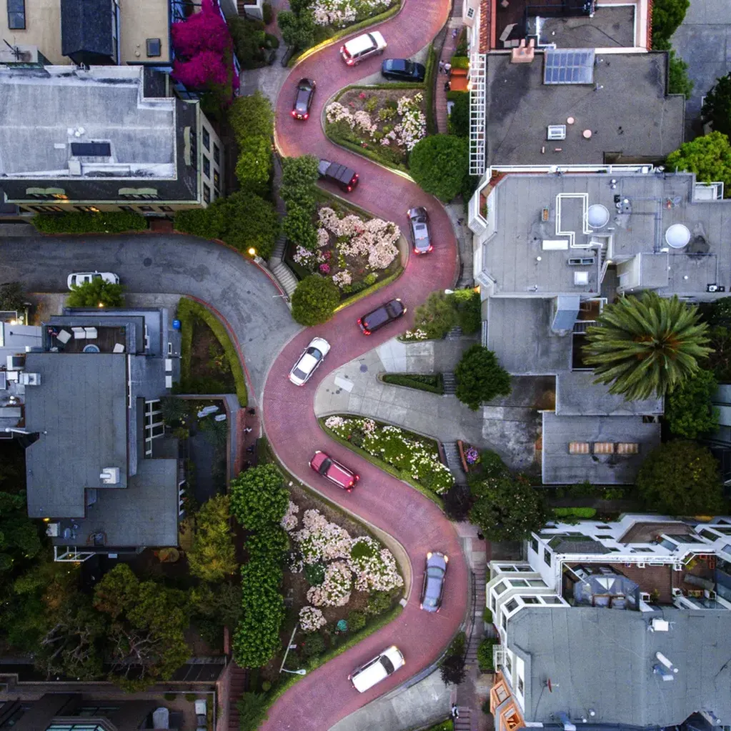Lombard Street (San Francisco, Estados Unidos).