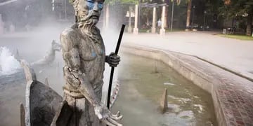 Vandalismo en esculturas de Plaza Italia 