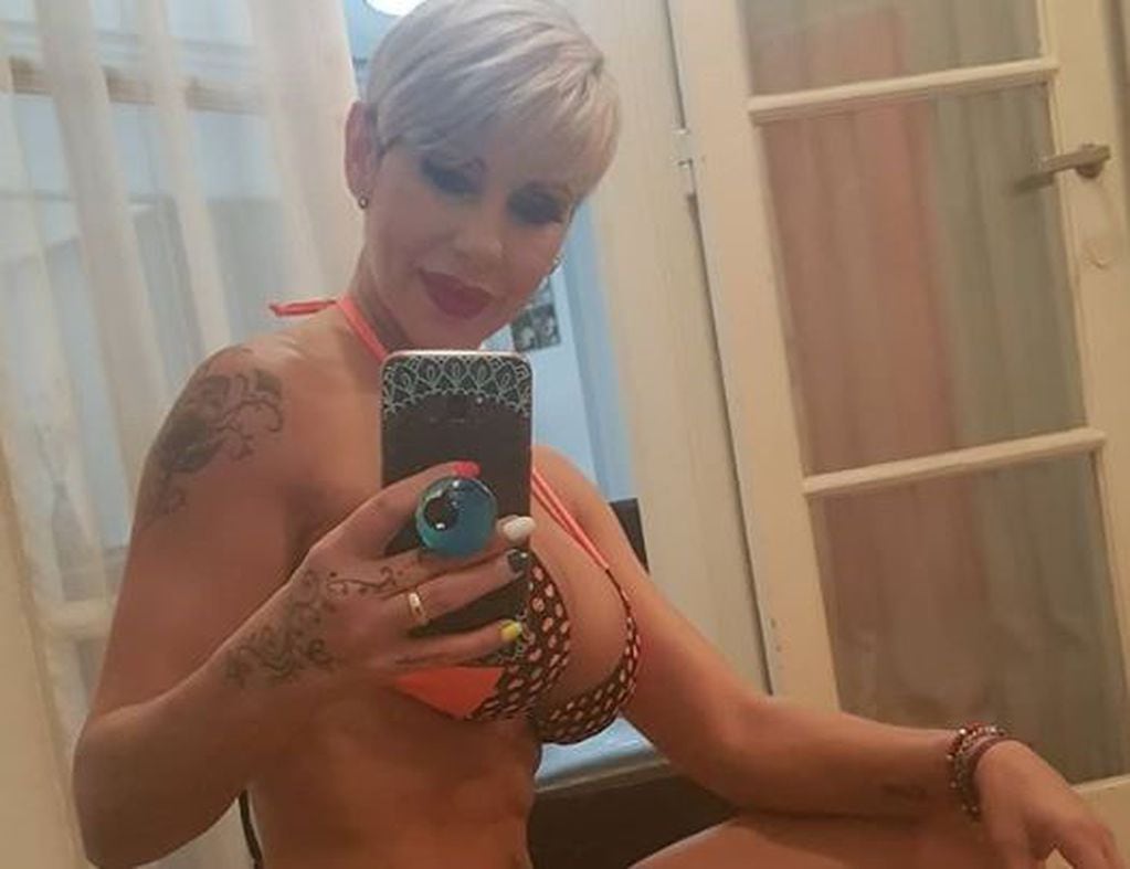 Mónica Farro deslumbra y juega con la censura en Instagram