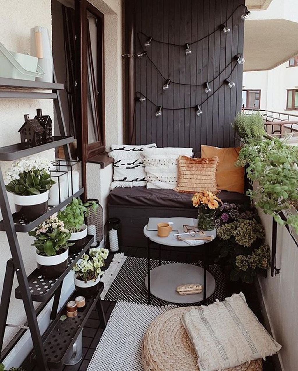 Quienes viven en departamento, los balcones se transformaron en el espacio de descanso y la búsqueda de naturaleza.
