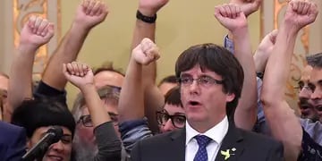 El lunes acusarán a la cúpula del gobierno catalán. El delito prevé penas de 25 años de cárcel