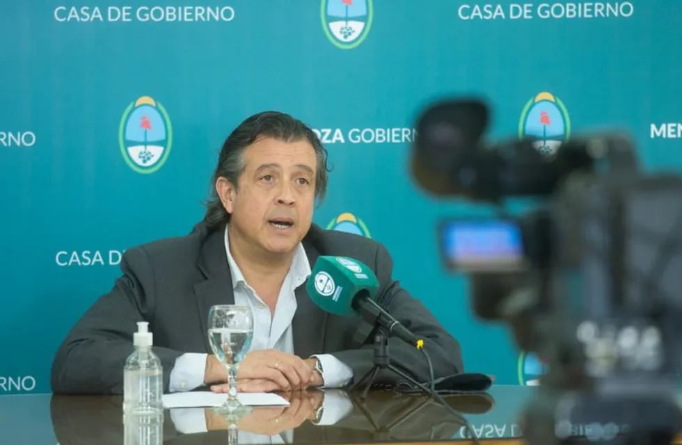ministro de Gobierno Víctor Ibáñez Mendoza