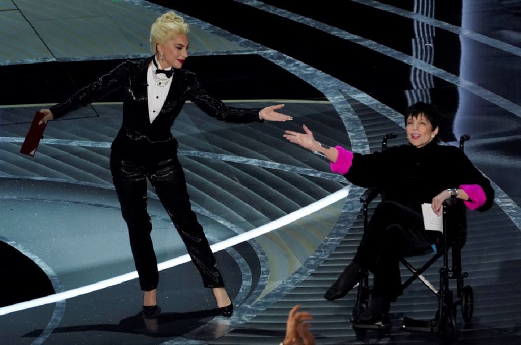 Divinas y legendarias: Lady Gaga y Liza Minnelli en la 94° entrega de los premios Óscar  (AP)