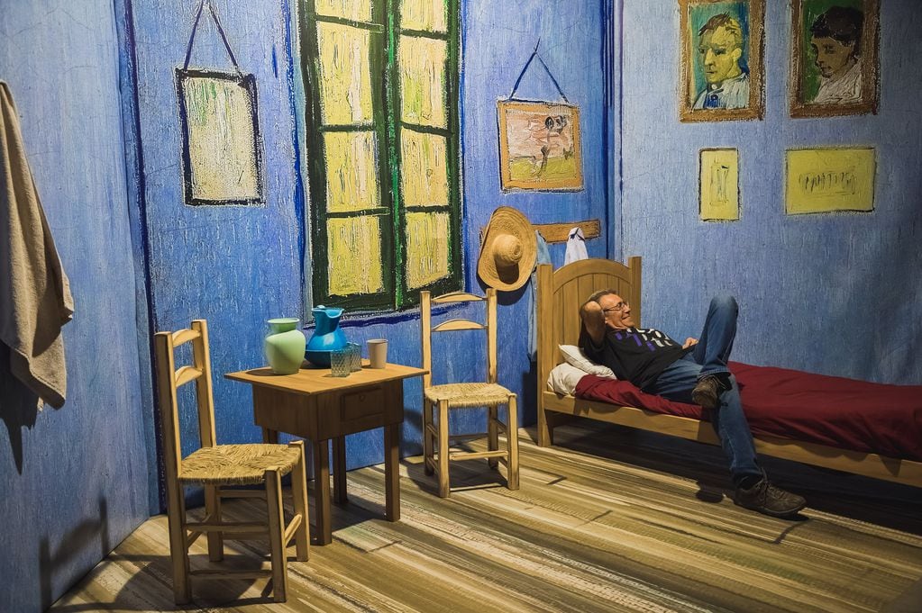 Una de las pinturas más famosas de Van Gogh recreadas en la exposición.