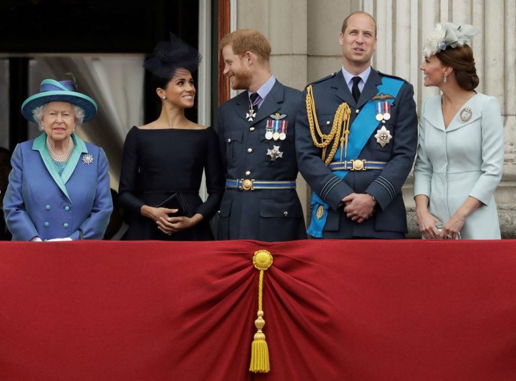 Los medios británicos aseguran que se rompió la relación entre la corona y los Sussex.