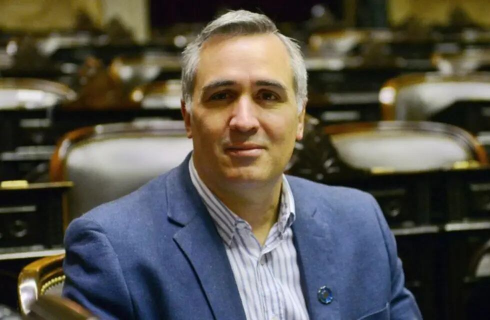 El ex diputado Francisco Sánchez es ahora el secretario de Culto.