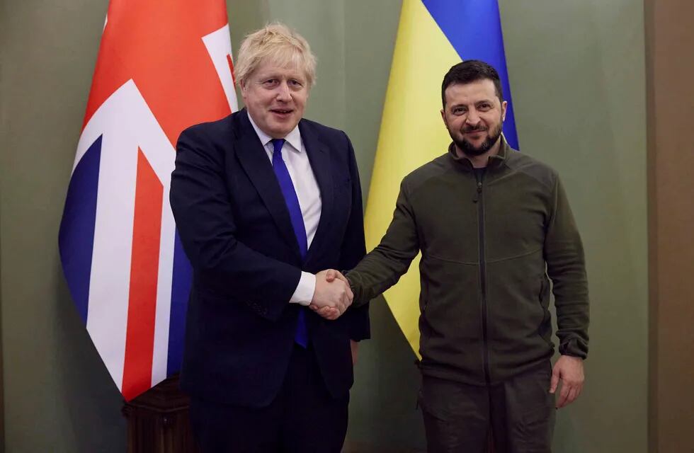 Boris Johnson se reunió con Zelenski en una visita sorpresa a Kiev. / Foto: AP
