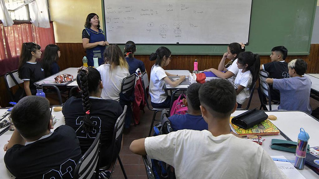 comienza formalmente el ciclo lectivo 2023 en Mendoza con el inicio de clases para todos los alumnos 
Escuela Santa Clara de Asís de Godoy Cruz, séptimo grado 
Foto: Orlando Pelichotti