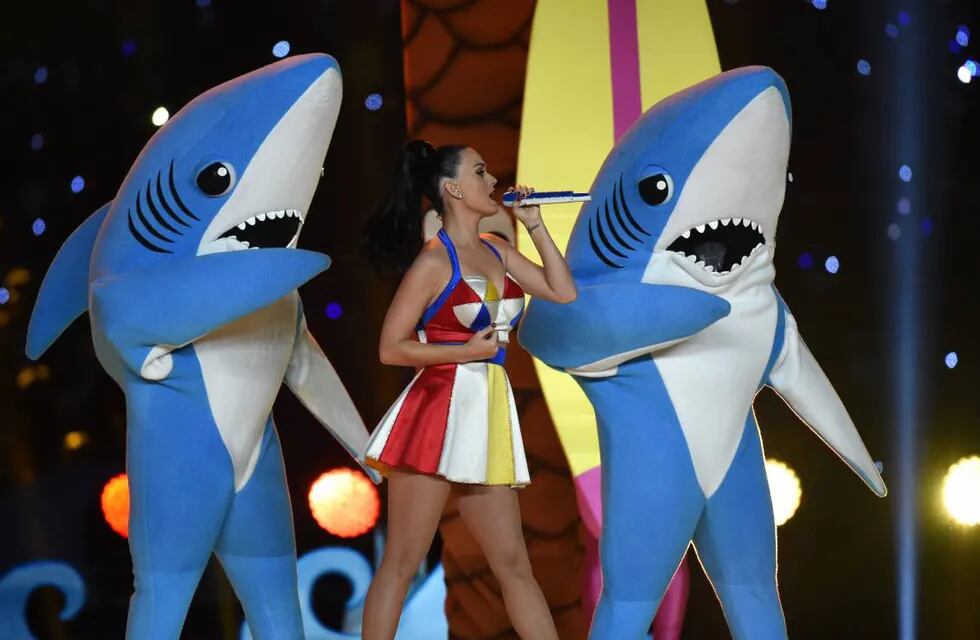 Katy Perry brilló en el show del medio tiempo del Super Bowl 2015