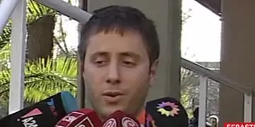 El letrado Sebastián Queijeiro habló con la prensa y confirmó que ya se libró la orden de captura contra el cantante de Viejas Locas. 