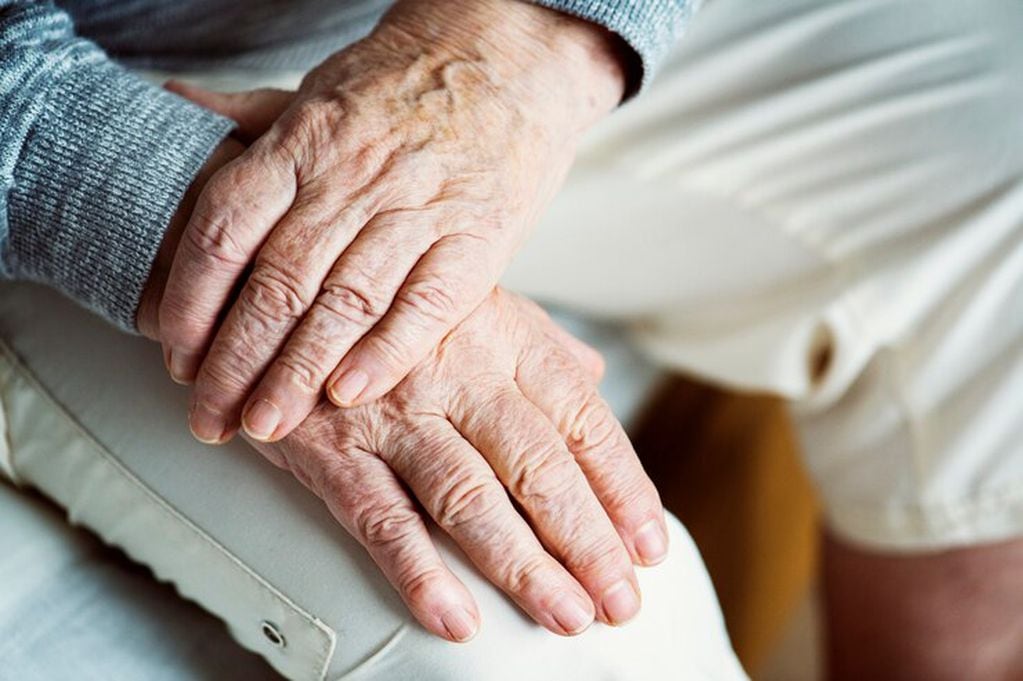 Cómo afectará la Ley bases a personas en edad jubilatoria que no tengan todos los aportes