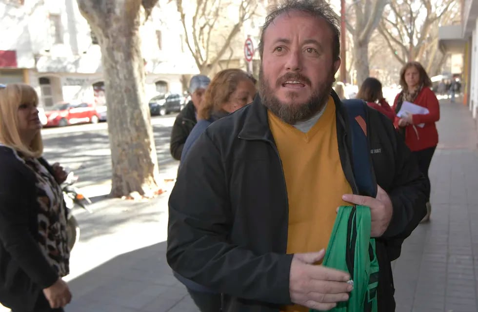 Roberto Macho del gramio de  ATE, Asociación de Trabajadores del Estado de Mendoza, el gobierno provincial convocó nuevamente a paritarias
