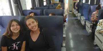 Tren de pasajeros llega a Palmira, Mendoza