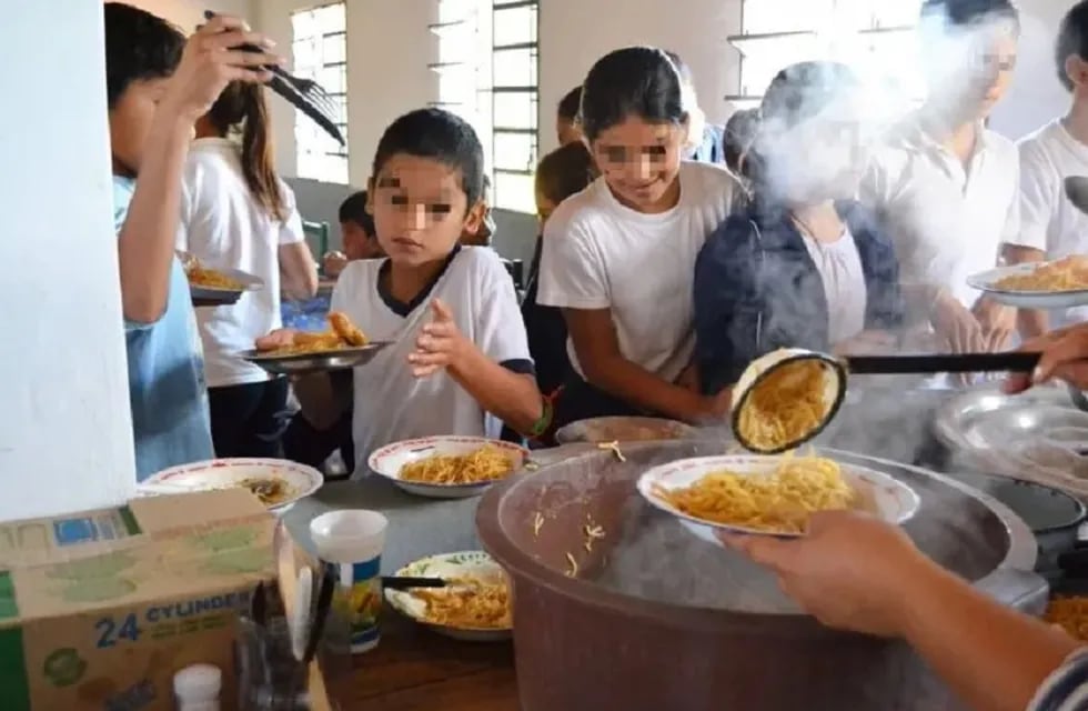 Crece la cantidad de chicos que recibe comida en la escuela en el país pero en Mendoza se retrajo . Imagen ilustrativa