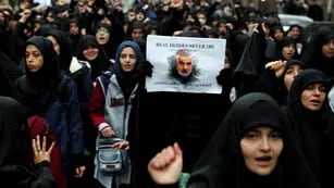El poderoso y respetado General Soleimani fue despedido por miles de personas en Irán