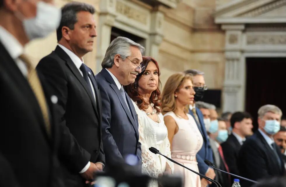 El presidente Alberto Fernández en la apertura de sesiones de 2022 junto a Cristina Kirchner y Sergio Massa. / Foto: Federico López Claro