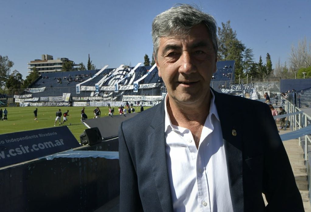 El presidente de Independiente Rivadavia Carlos Castro./Orlando Pelichotti